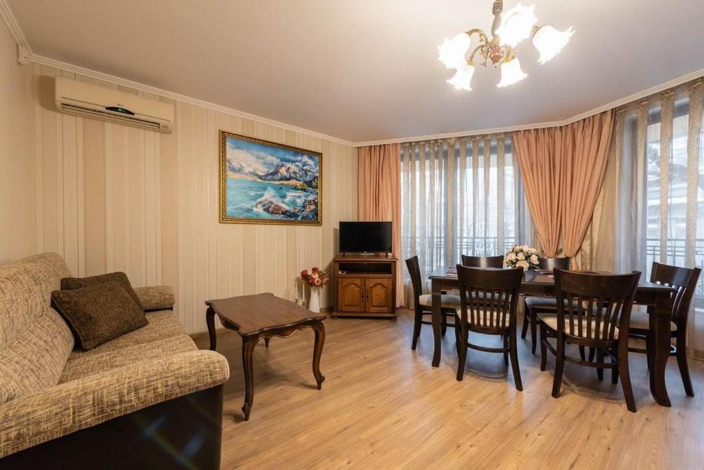 Vazov Residence , Two Bedroom Top Centre Apartment Varna Extérieur photo
